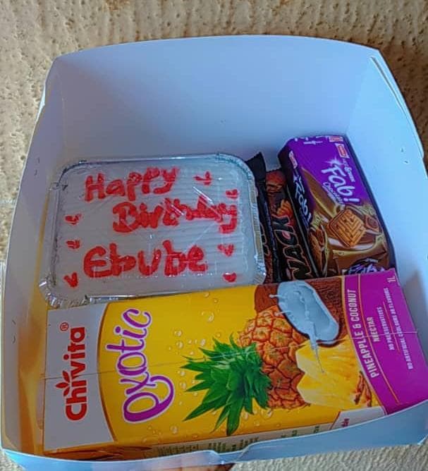 Small cake packages