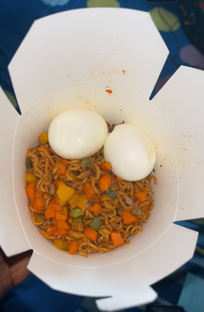 Noodles with two eggs